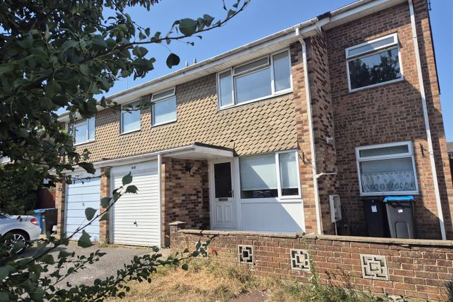 23, Kelly Close, Poole photo 2