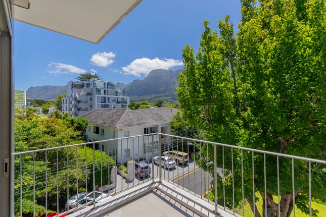 Apartment for sale in 17 Grove Walk, Claremont, Cape Town, Western Cape, South Africa