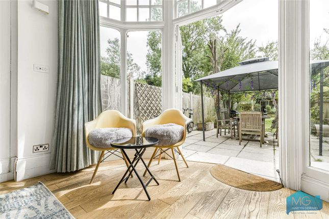 15a, Queens Avenue, London photo 3