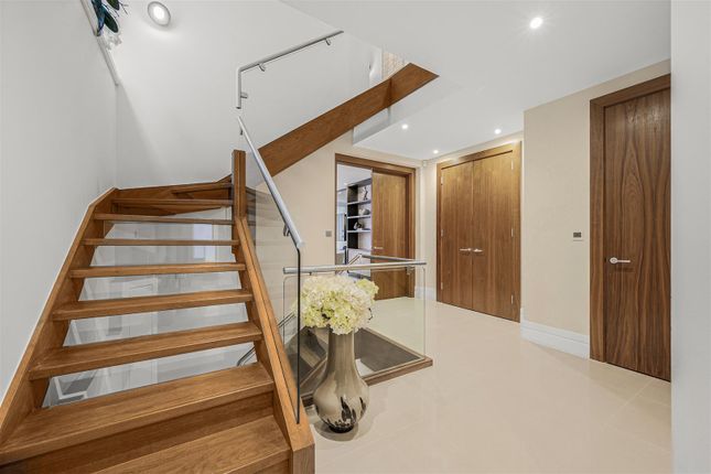 2A, Golders Park Close, Golders Hill Park photo 2