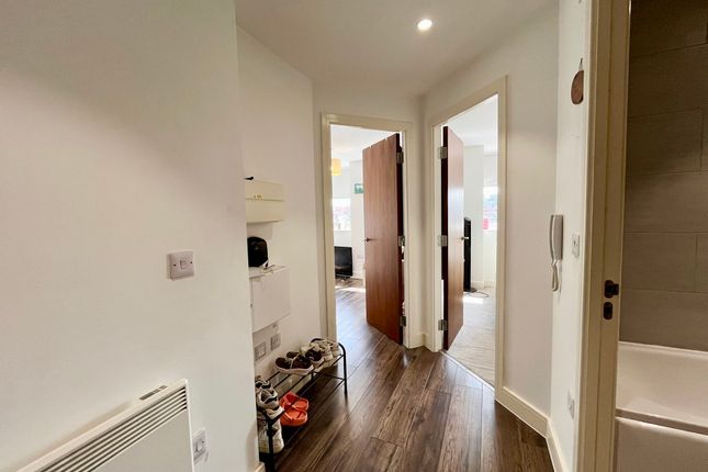 Apt 25, Worcester photo 2