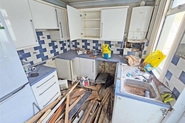 72, Princess Street, ABERTILLERY photo 3