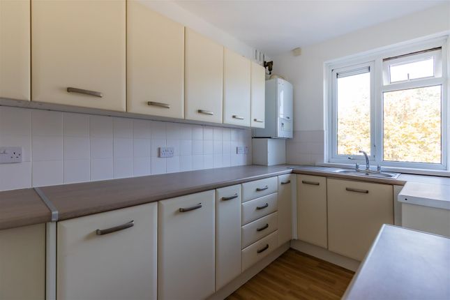 Flat 57, Hillside Court, Ty-Gwyn Road, Cardiff photo 4