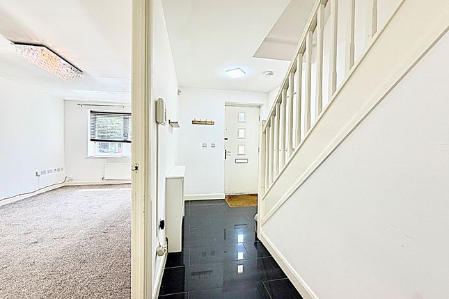 7 Kelly Gardens, Kelly Gardens, Milton Keynes photo 2