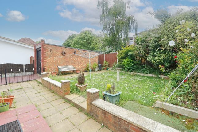 21, Ashcombe Close, Leigh-On-Sea photo 2