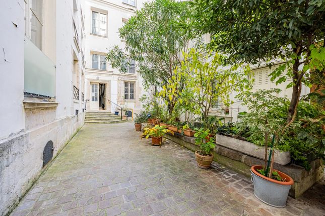 Saint-Germain-Des-Prés, 157 Boulevard Saint-Germain, 75006 Paris