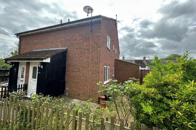 31, Hampden Close, Epping photo 2