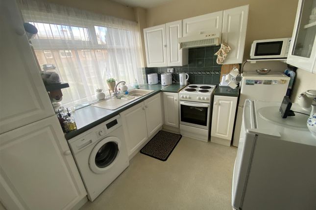 14, Elwin Close, Whitley Bay photo 3