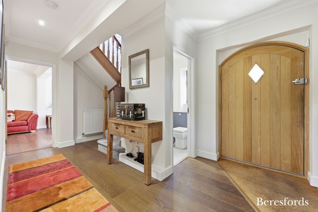 2, Hillhouse Drive, Essex photo 2