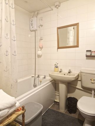 12, Celadon Close, London photo 5