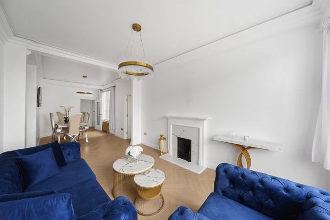 Flat for sale in St. Mary Abbots Court, Warwick Gardens, London