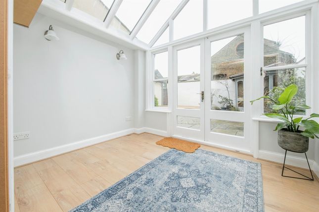 End terrace house to rent in West Street, Harwich