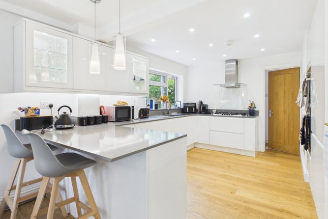 73, Wattleton Road, Buckinghamshire photo 3