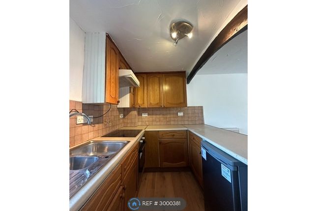 Flat, Bathafarn Hall Llanrhydd, Ruthin photo 4