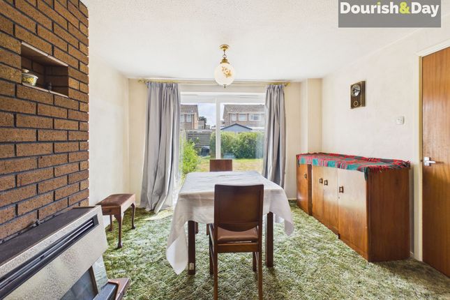 7 Lansdowne Way, Stafford photo 3