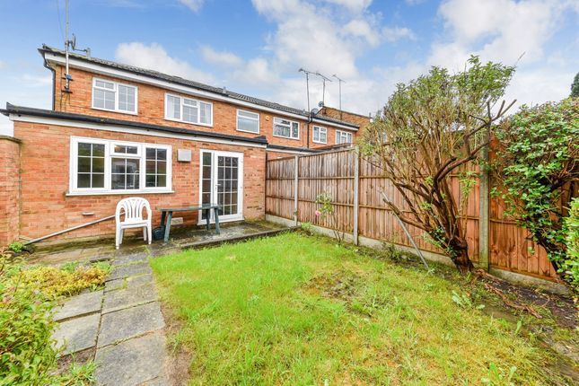 121, Whitehouse Avenue, Borehamwood photo 3
