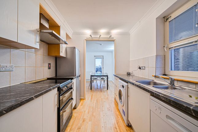36, Queen of Denmark Court, London photo 4
