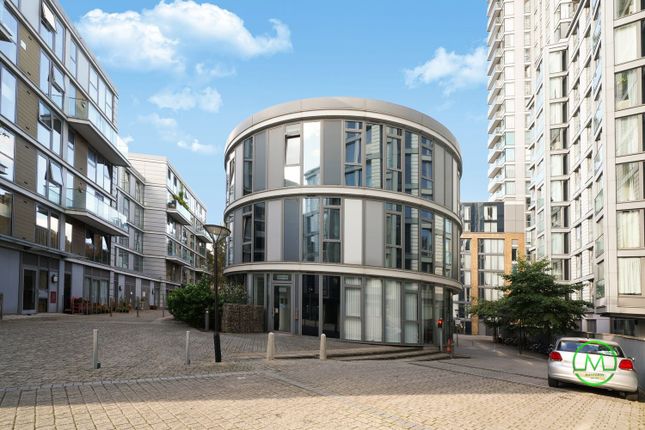 2 Signal House, 3 Seager Place, London photo 3