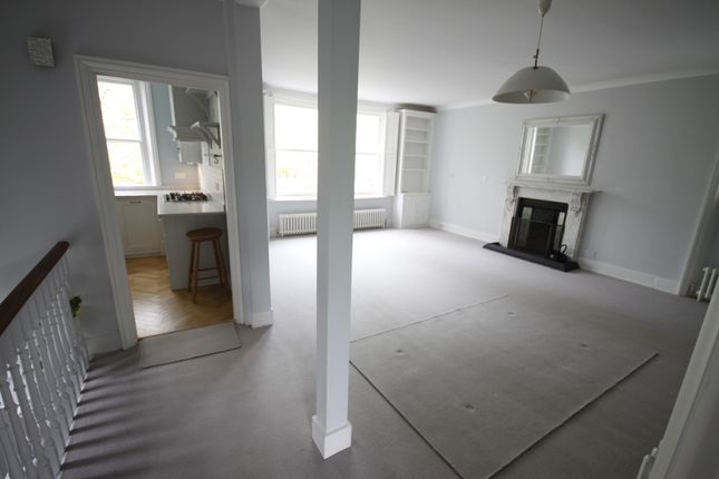 Flat to rent in Granville Park, London