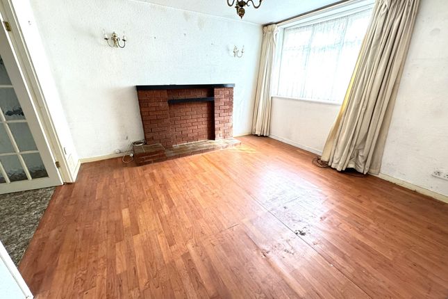 19 Hollybank Close, Walsall photo 3