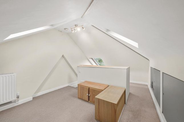 65, Bushey Road, Raynes Park photo 4
