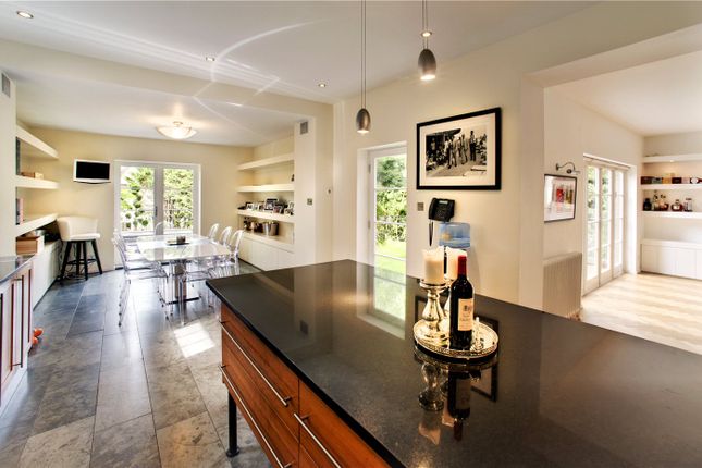 2, Hollycroft Avenue, London photo 4