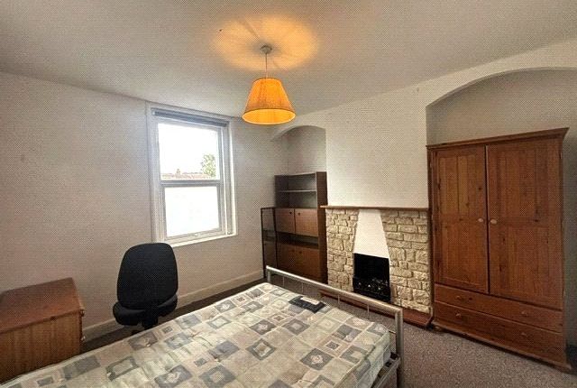 Room 3, 22, Caledonian Road, Bath photo 3