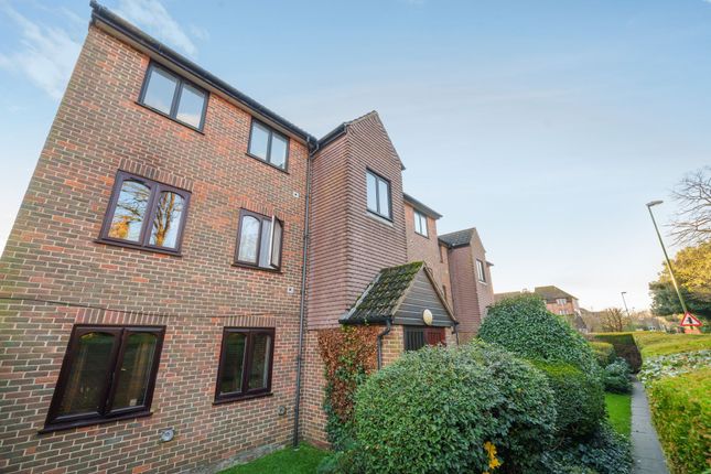 Thumbnail Flat for sale in Station Road, Pulborough