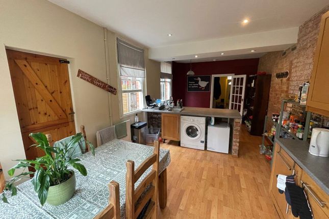 263, Fosse Road South, Leicester photo 4