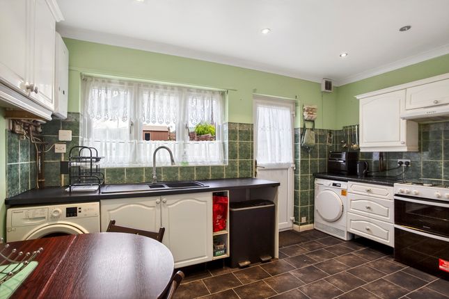 81, Mayeswood Road, London photo 3