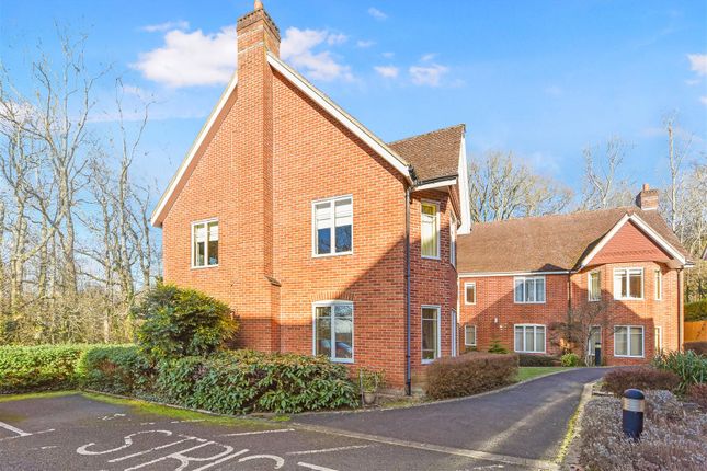 Flat for sale in Dunwood Court, Sherfield English, Romsey, Hampshire