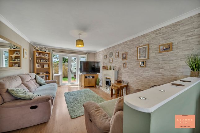 12 Herbert Drive, Caerphilly photo 2