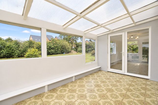 Brent Knoll Bungalow,, Cribbs Causeway, Gloucestershire photo 5