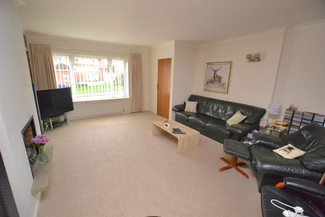 55, Glebe Crescent, Chelmsford photo 2