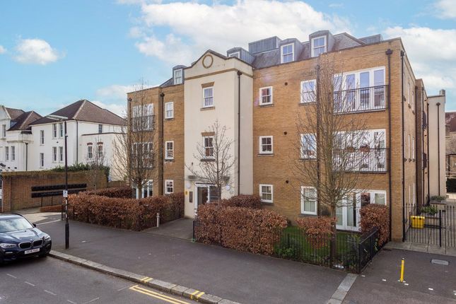 Flat for sale in The Parade, Epsom, Surrey