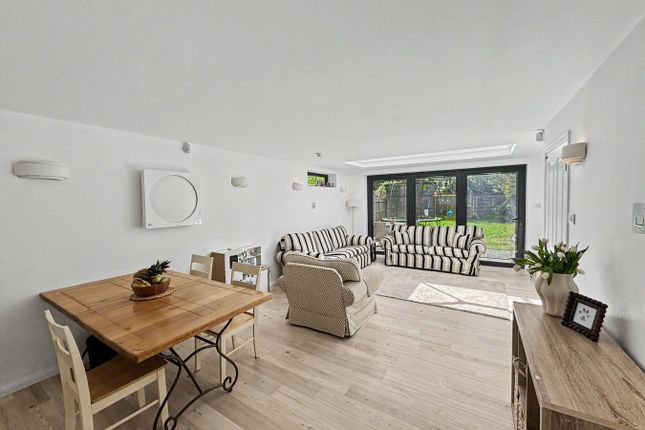 11 Dunstan Glade, St Johns Road, Orpington photo 2