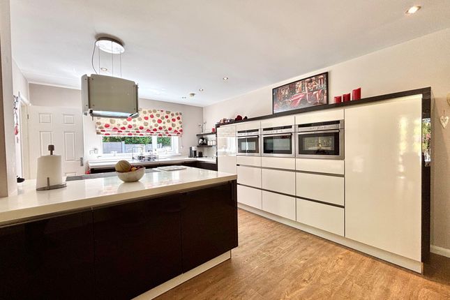 13, Hall Rise, Darley Dale photo 4