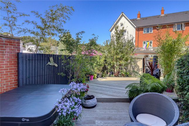 12, Venics Way, Buckinghamshire photo 4
