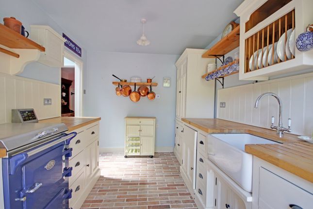 7, Garden Road, Ringwood photo 3