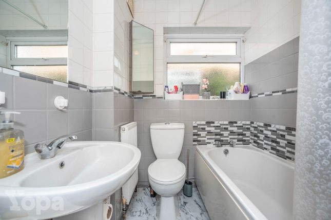 Maisonette for sale in Downbank Avenue, Bexleyheath