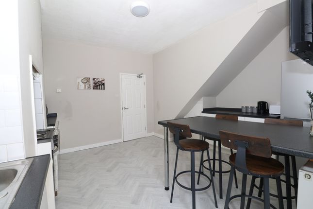 Room 2, 86 Samuel Street, Crewe, Cheshire photo 2