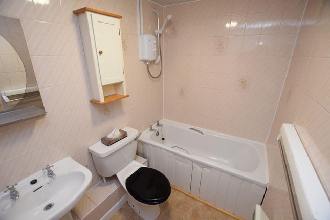 Flat 3, 11 Marshall Place photo 5