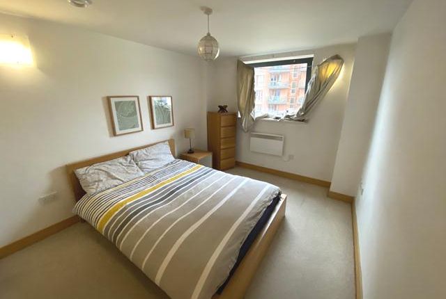 Flat 34, Leeds photo 3