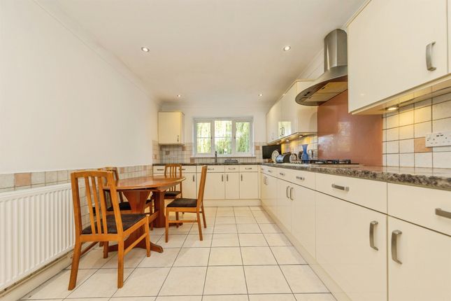 3, Uplands Road, Clacton-On-Sea photo 4