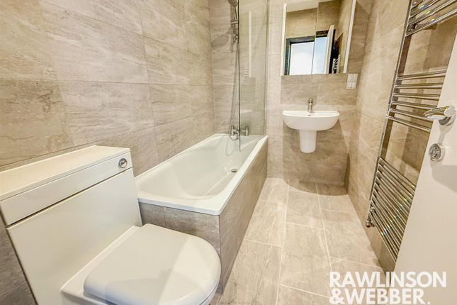 Flat 1, 1 Molesey Road, West Molesey photo 2