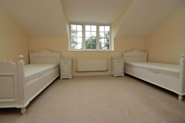 Terraced house to rent in Englefield Green, Surrey, 0Ul