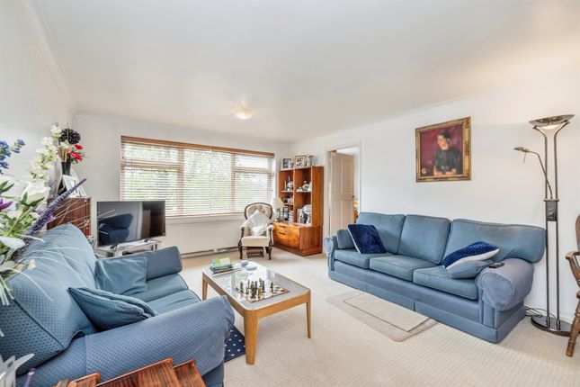 6, Rutland Place, The Rutts, Bushey photo 3