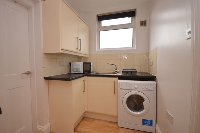Flat 11, Woodlands Court, Wood Street, Kettering photo 5