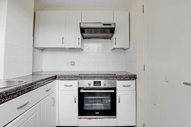 08-c66Bjhhgll - 6 Kestrell House - 22-Small