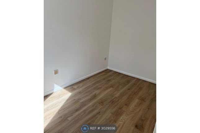 Flat, Burges Road, London photo 5